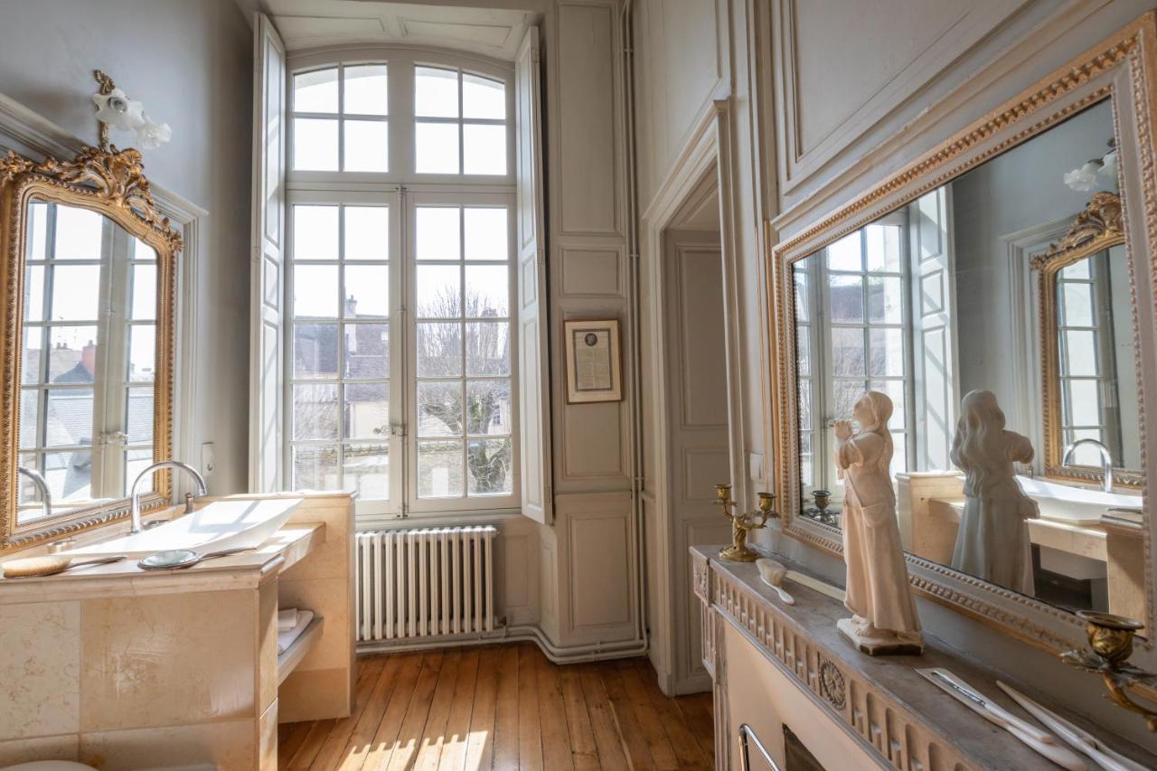 L'Hotel De Panette, Un Exceptionnel Chateau En Coeur De Ville Бурж Экстерьер фото