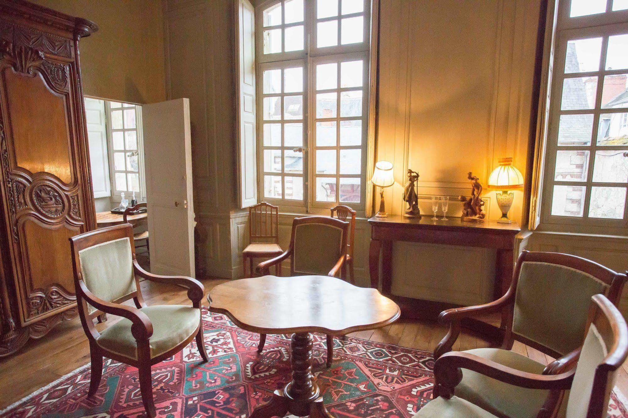 L'Hotel De Panette, Un Exceptionnel Chateau En Coeur De Ville Бурж Экстерьер фото